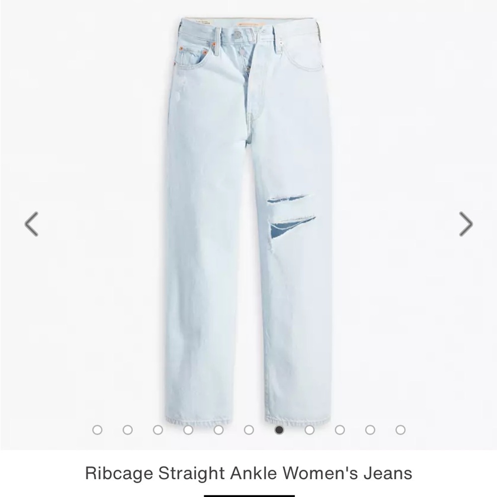 Levi’s light wash ribcage jeans